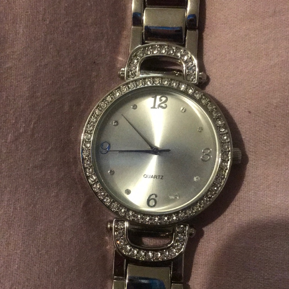 Quart Watch - image 2